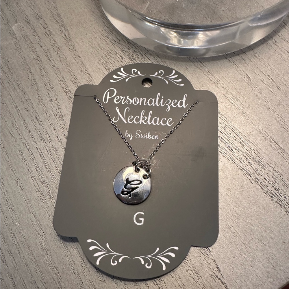 Silver personalized “g” necklace